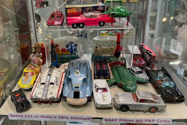 CHRIS STONOR – CLASSIC TOY COLLECTIBLES , COMES TO PETWORTH ANTIQUES MARKET.